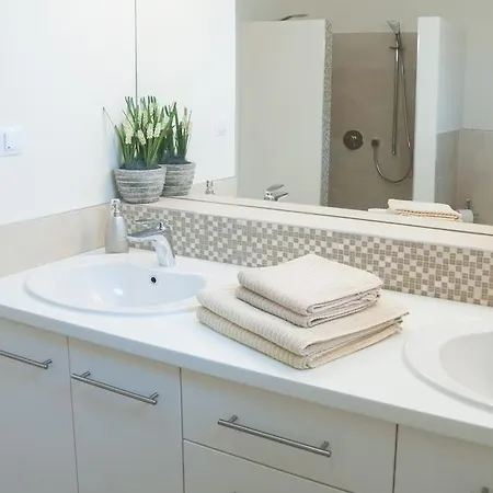 Apartment Aramis 4 *