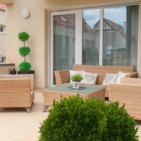 Aramis 4 Apartment